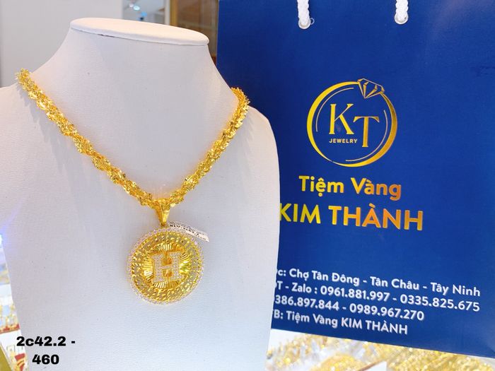 Hình ảnh đầu tiên về Tiệm Vàng Kim Thành - nơi lấp lánh những tác phẩm trang sức tinh xảo