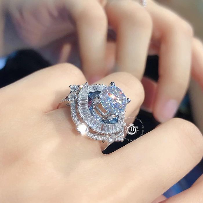 Không gian trưng bày sang trọng tại Bossluxury Jewelry
