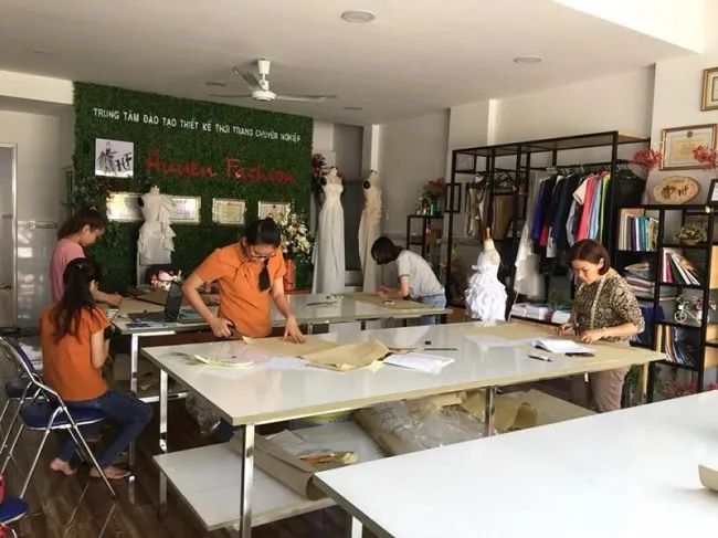 Trung Tâm Huyen Fashion - Một trong những nơi đào tạo nghề thiết kế thời trang uy tín và chất lượng tại TP Hồ Chí Minh