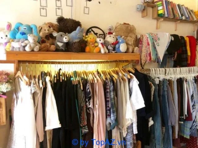 OWLY mang đến những thiết kế váy áo mang đậm phong cách Nhật - Hàn với nét đẹp nhẹ nhàng, thanh lịch nhưng vẫn trẻ trung, hiện đại