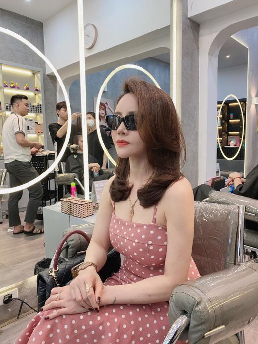 Không gian hiện đại tại Khôi Nguyễn Hairdressing