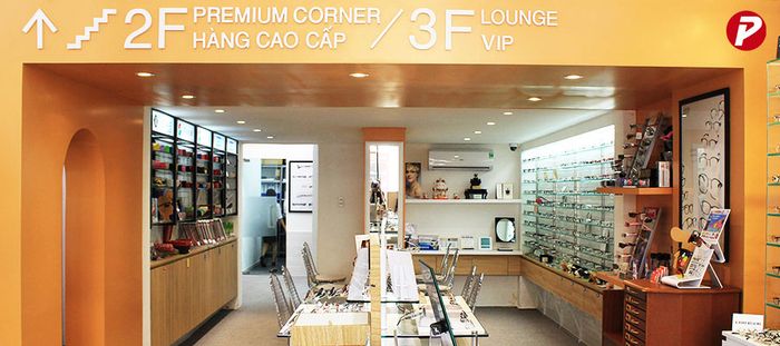 Hình ảnh bộ sưu tập mắt kính cao cấp tại i-MEGANE