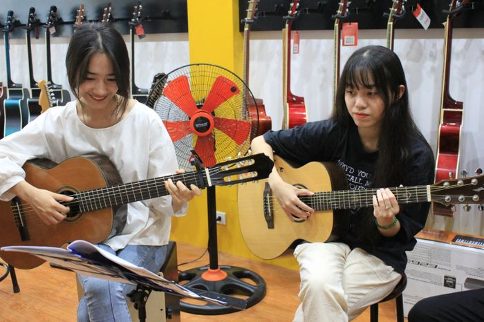Hình ảnh lớp học đầy cảm hứng tại Trung Tâm Nghệ Thuật Thanh Hóa