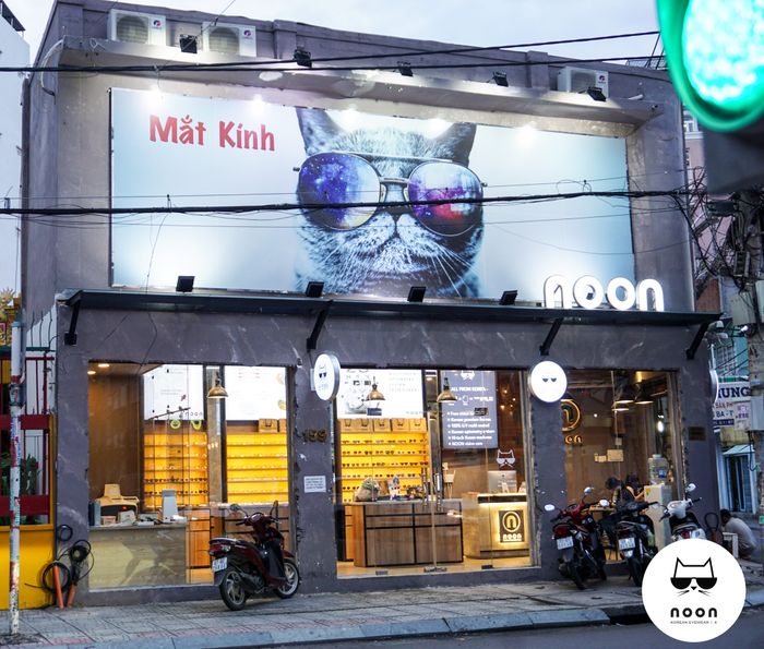 Bộ sưu tập kính thời trang mới nhất tại NOON