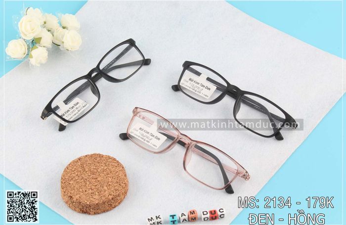 Bộ sưu tập kính thuốc đa dạng tại Tâm Đức