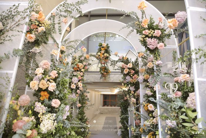 Không gian tiệc cưới sang trọng được thiết kế bởi Phi Điệp Wedding
