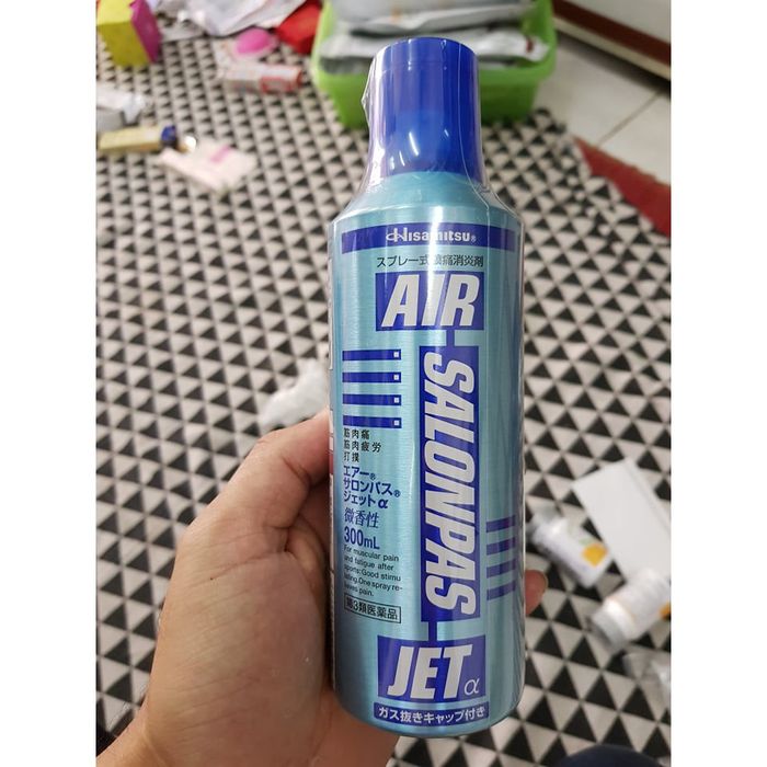 Chai xịt tê, lạnh giảm đau tức thì khi chơi thể thao Salonpas Jet ảnh 2
