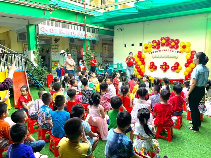 Những giờ học ngoại khóa đầy hứng khởi và sáng tạo của các bé Trường Mầm Non Bông Sen
