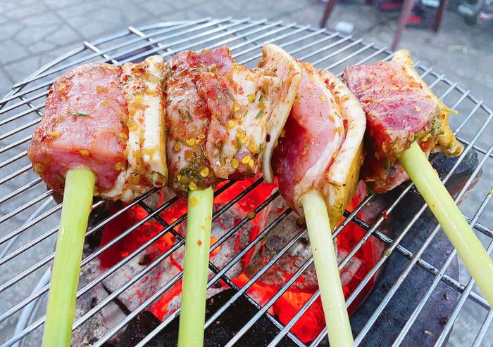Bò Tơ Tây Ninh 5 Sánh - Ảnh 1: Góc nhìn chân thực về không gian ẩm thực đậm chất Tây Ninh, nơỉ thịt bò tơ thượng hạng là niềm tự hào.