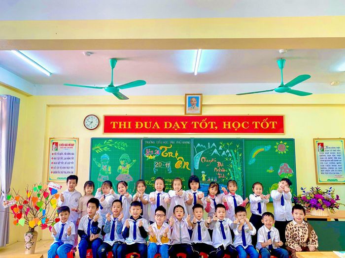 Hình ảnh khuôn viên xanh mát tại Trường Tiểu Học Tân Phú Khang