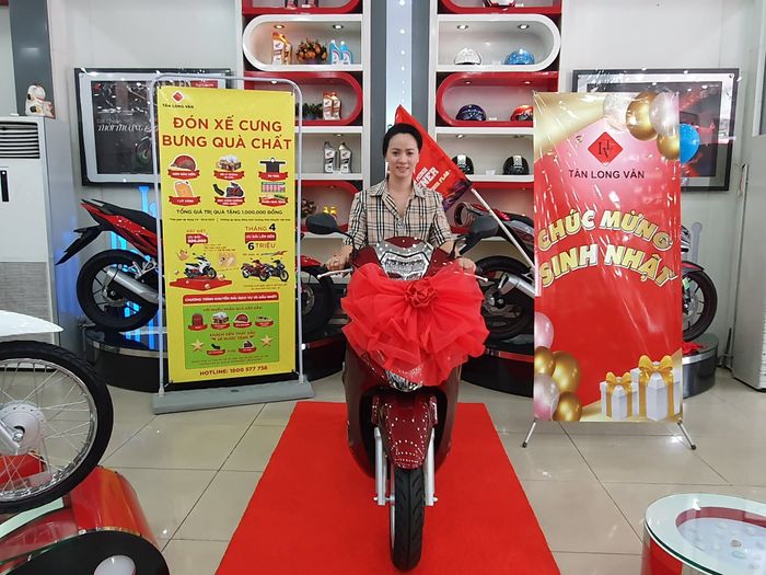 Không gian trưng bày xe tại HEAD Tân Long Vân