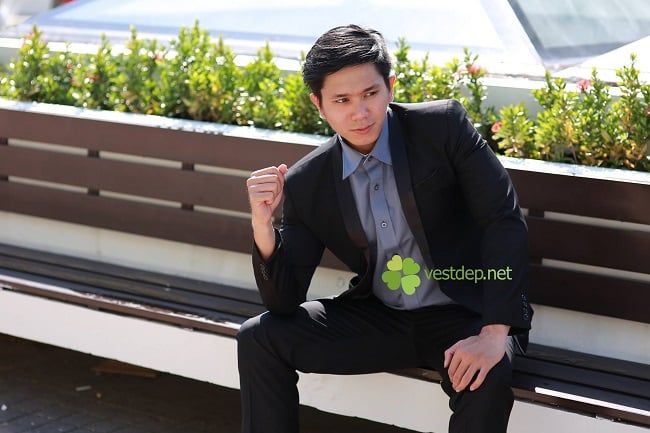 Vestdep – Thương hiệu vest được nhiều khách hàng tin dùng, nổi bật với những bộ trang phục thanh lịch và hiện đại.