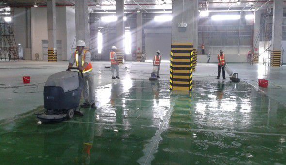 Dịch vụ vệ sinh nhà xưởng chuyên nghiệp, giá cả hợp lý từ Unicare Atalian
