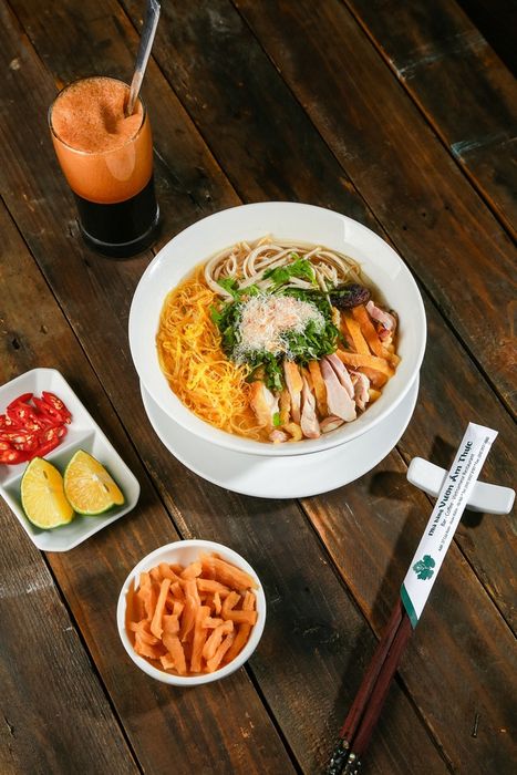 Hình ảnh tô bún thang bà Ẩm truyền thống