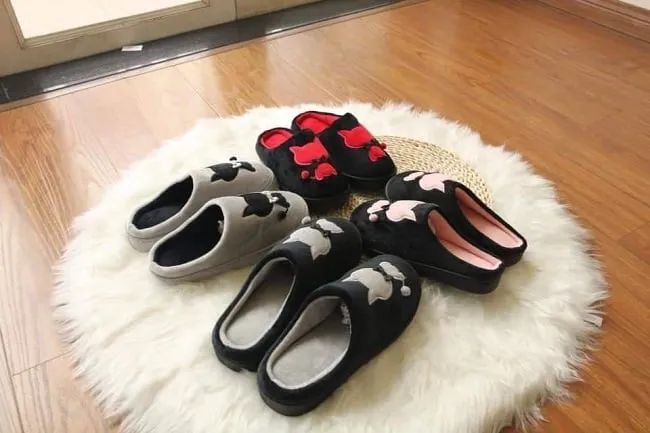 Danh sách 5 cửa hàng uy tín bán dép đi trong nhà chất lượng tại TP.HCM