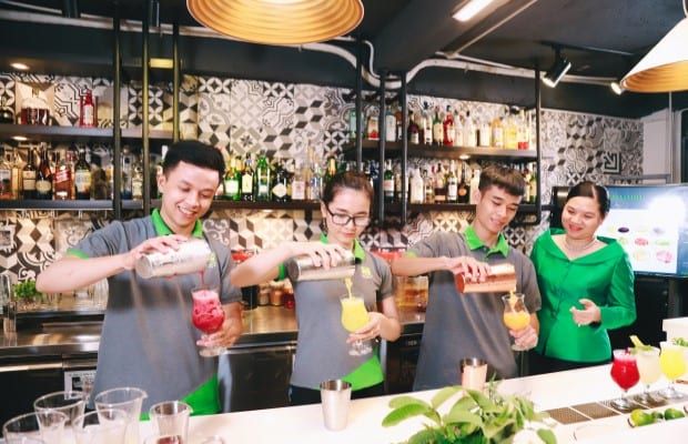 Khám phá khóa học pha chế đẳng cấp tại Hướng Nghiệp Á Âu