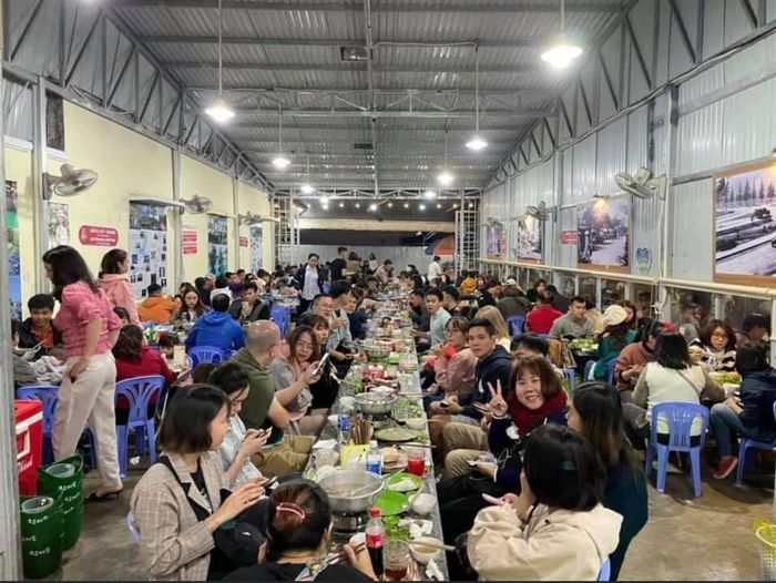 Hình ảnh nồi lẩu gà lá é thơm ngon tại Tao Ngộ Quán