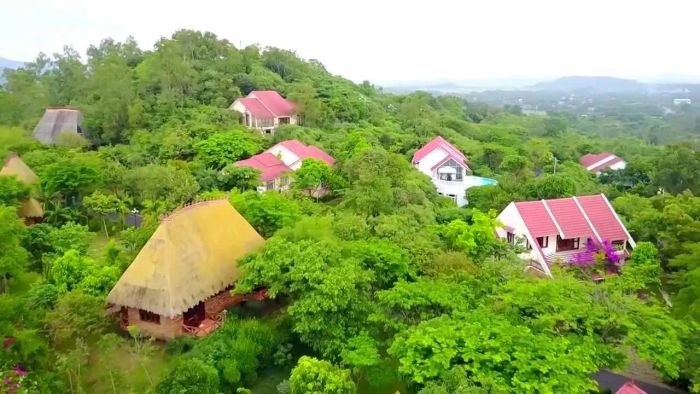 Hình ảnh tuyệt đẹp của hồ bơi ngoài trời tại Vietstar Resort & Spa