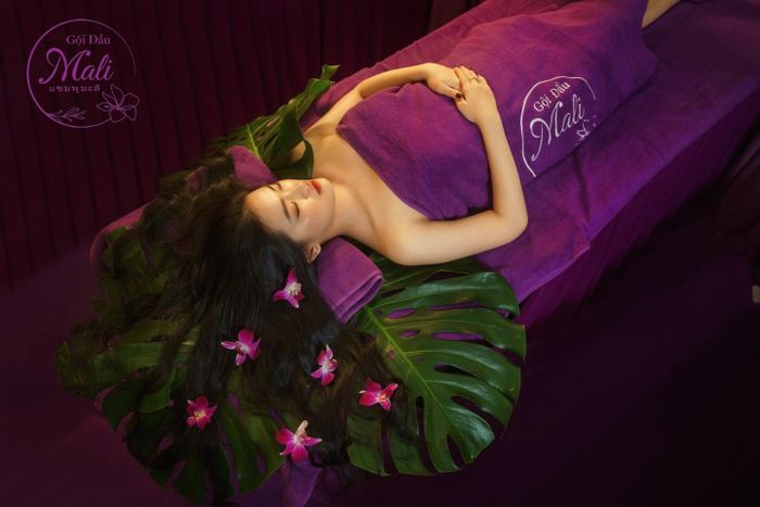 Không gian thư giãn tại tiệm gội đầu dưỡng sinh Mali Spa