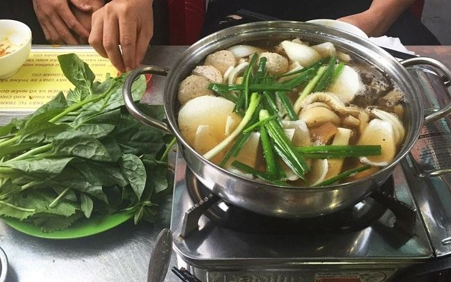 Lẩu bò cô Thảo - Một điểm đến lý tưởng cho những tín đồ mê lẩu bò, nơi bạn có thể thưởng thức món ăn đậm đà trong không gian thoải mái.