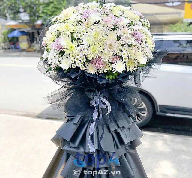 Đặt hoa chia buồn giá tốt nhất Quận 9 - Sang trọng mà vẫn tiết kiệm