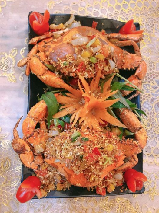 Không gian ấm cúng tại Quán Khói - Ốc Thuyền