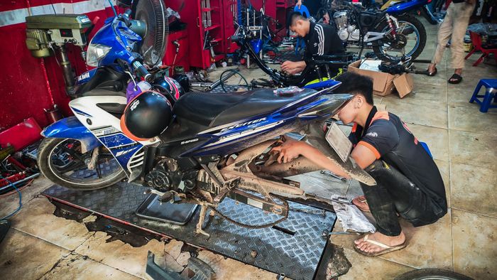 Qteam Motor ảnh 1 - Không gian xưởng dịch vụ hiện đại với đầy đủ trang thiết bị chuyên nghiệp