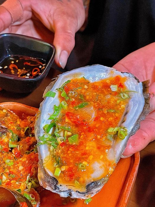 Không gian sang trọng tại Quán Tới Bến Food & Beer