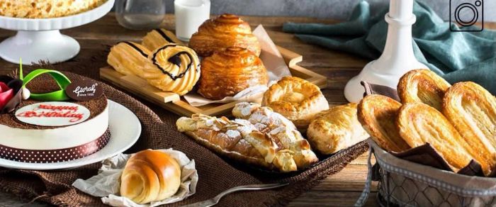 Những tác phẩm bánh kem tinh tế làm say lòng thực khách tại Givral Bakery