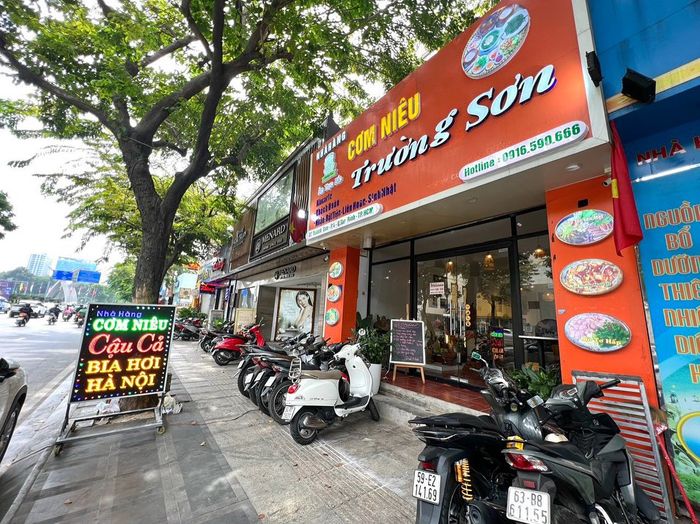 Hình ảnh Cơm niêu Trường Sơn - Nồi cơm vàng ươm hấp dẫn
