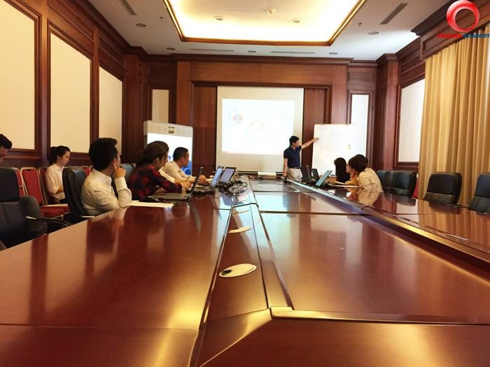 Hình ảnh giảng viên và học viên Vinalink Media