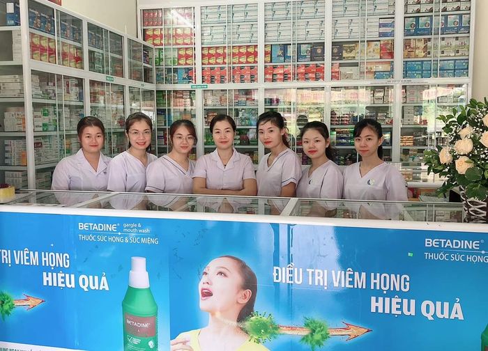 Hình ảnh Nhà thuốc Trường Giang - Quầy thuốc hiện đại đạt chuẩn