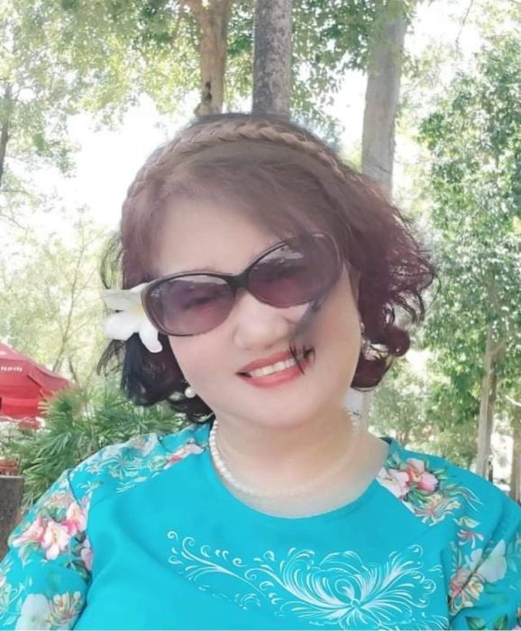 Chân dung nữ thi sĩ Hương Mrs Lê