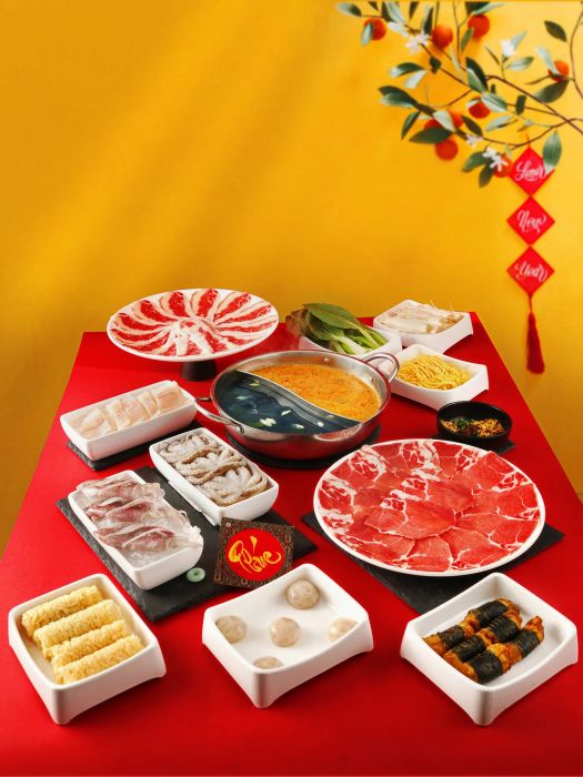 Quầy đồ nhúng đa dạng màu sắc tại Thái Sumo