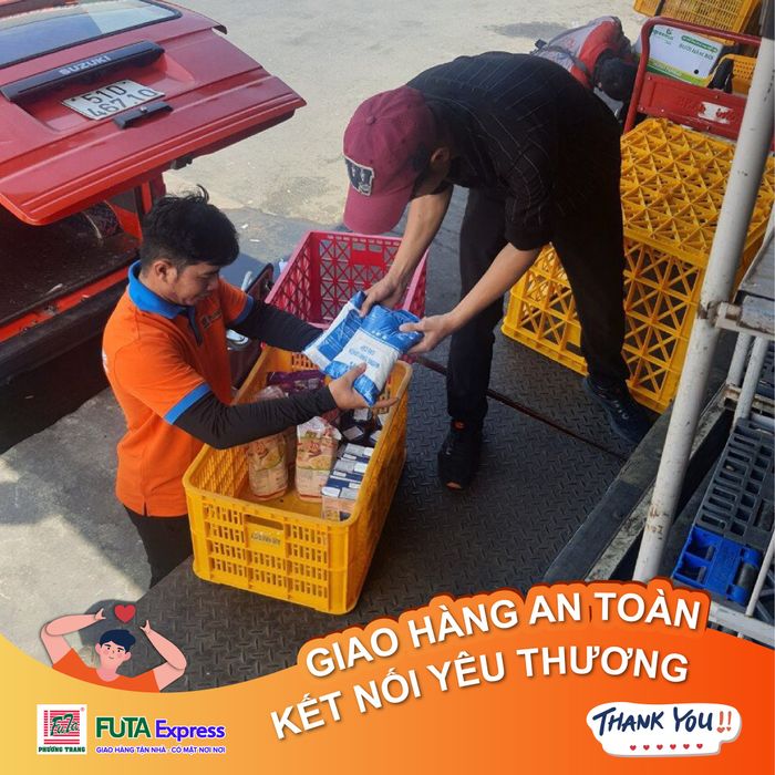 Hình ảnh đội xe vận tải FUTA Express