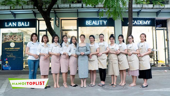 hoc-vien-sac-dep-lan-bali-beauty