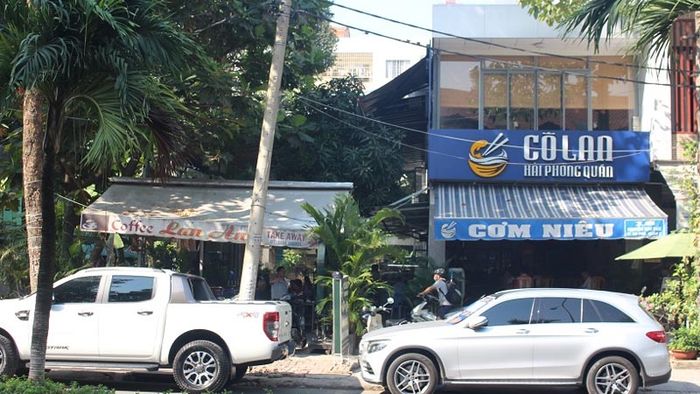 Hình ảnh Cơm niêu Cô Lan - Nồi cơm vàng ươm thơm phức
