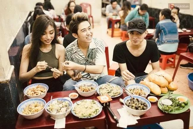 Không gian ấm cúng tại quán Ốc Tô