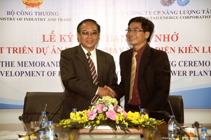 Khoảnh khắc quan trọng: Lễ ký kết Biên bản ghi nhớ triển khai dự án Nhiệt điện Kiên Lương 1