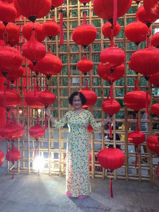 Chân dung thi sĩ Hương Mrs Lê