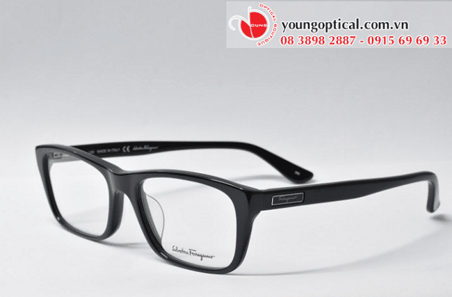 Young Optical Boutique vinh dự lọt top 7 thiên đường gọng kính thời thượng nhất Sài Gòn, nơi kiến tạo xu hướng thẩm mỹ đương đại.