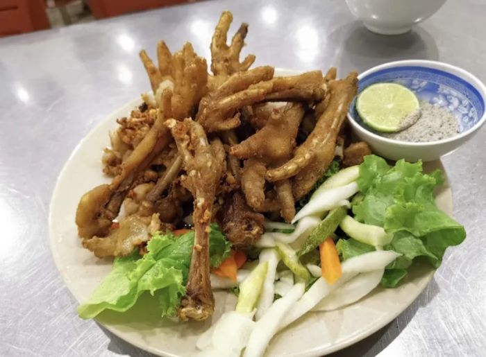 Không gian ấm cúng tại Quán Thiên Tân
