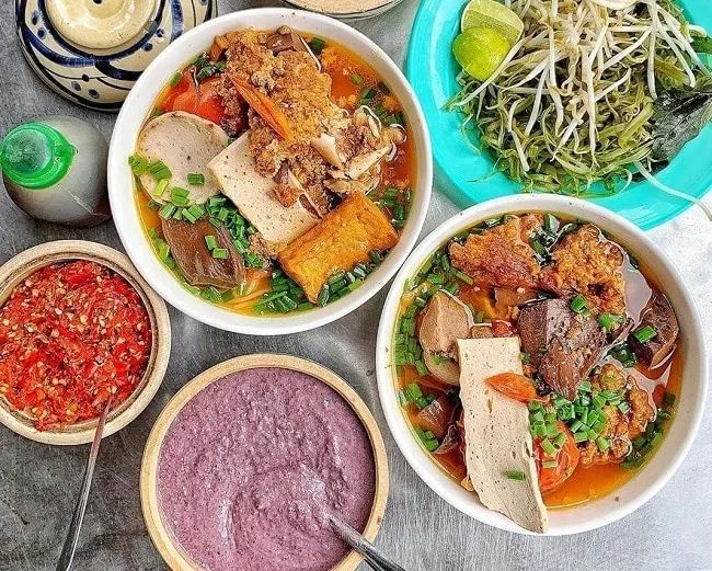 Các địa điểm ăn đêm ở Quận 1