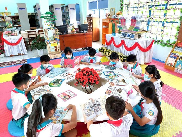 Hình ảnh 1 - Khuôn viên xanh mát với khu vui chơi sáng tạo
