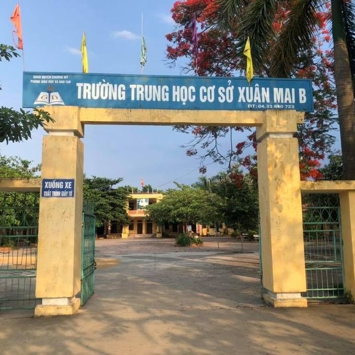 Hình ảnh đầu tiên về khuôn viên xanh mát của THCS Xuân Mai B