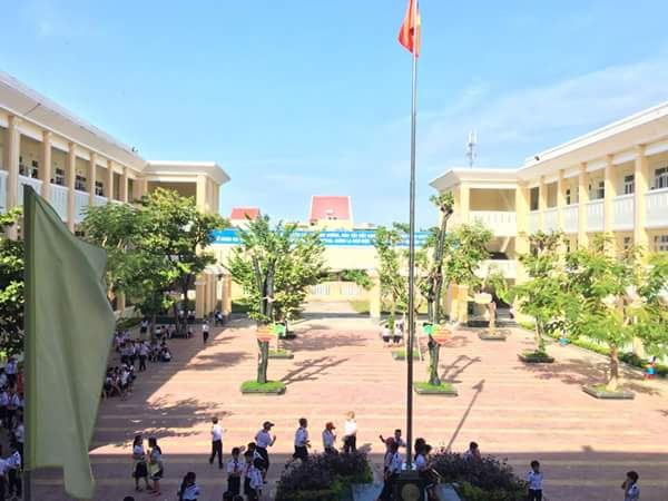 Hình ảnh lớp học khang trang với trang thiết bị hiện đại tại Trường Tiểu học Nguyễn Nghiêm