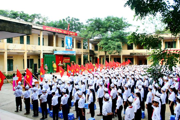 Hình ảnh sinh động về cơ sở vật chất hiện đại tại THCS Thị trấn Chúc Sơn