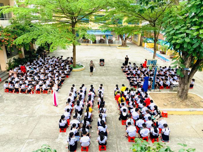 Hình ảnh 1 - Khuôn viên xanh mát tại Trường Tiểu học Trưng Nữ Vương