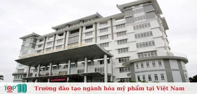 Đại học Khoa học Tự nhiên - Nơi ươm mầm tài năng ngành hóa mỹ phẩm