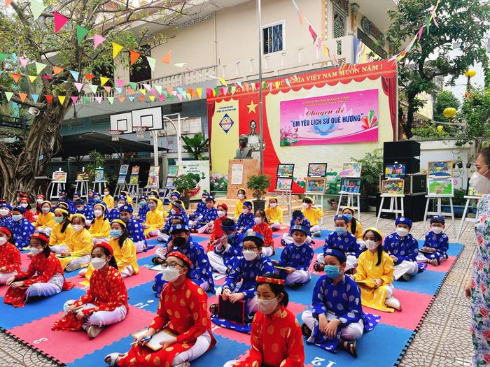 Hình ảnh ấn tượng về ngôi trường chuẩn quốc gia - <i>Trường Tiểu học Phan Thanh</i> với kiến trúc khang trang, hiện đại.